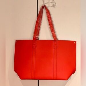 Thirty-One Signature Tote. Pattern Coastal Red